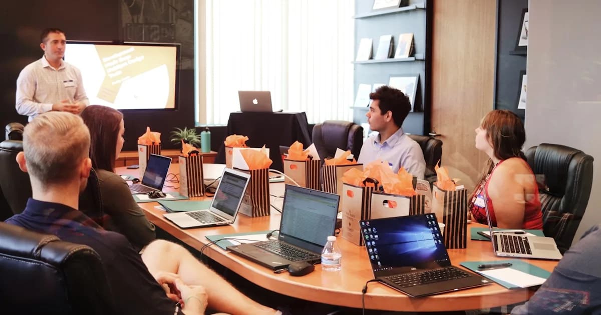 Segmentación Avanzada de Clientes con Analítica: Personaliza a Escala sin Perder Calidad